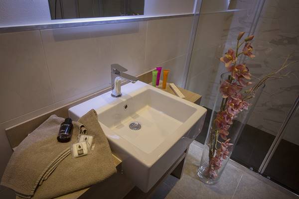 Imagen de la habitación del Hotel Bramante Spa. Foto 5