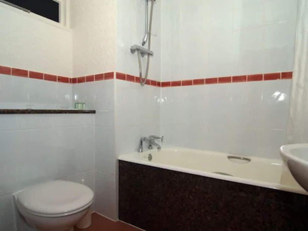 Imagen de la habitación del Hotel Brambletye. Foto 17
