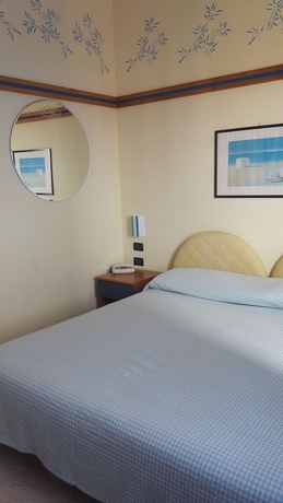Imagen de la habitación del Hotel Branca. Foto 9
