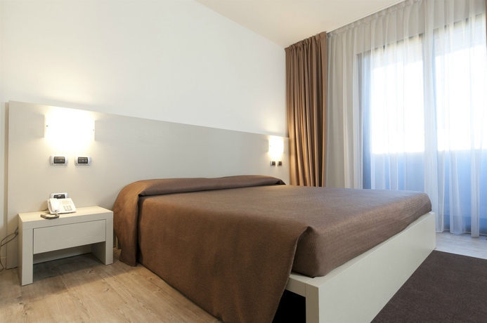 Imagen de la habitación del Hotel Brandoli. Foto 8