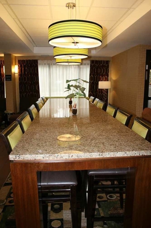 Imagen de los interiores del Hotel Brandon Center. Foto 11