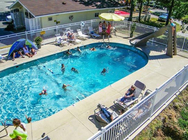 Imagen de la piscina del Hotel Branson KOA Campground. Foto 15
