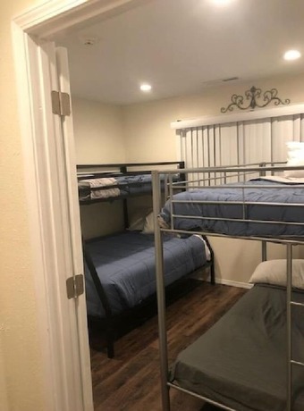 Imagen de la habitación del Hotel Branson King Resort And Suites. Foto 11