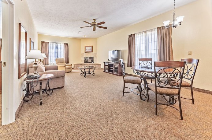 Imagen de la habitación del Hotel Branson Towers. Foto 2