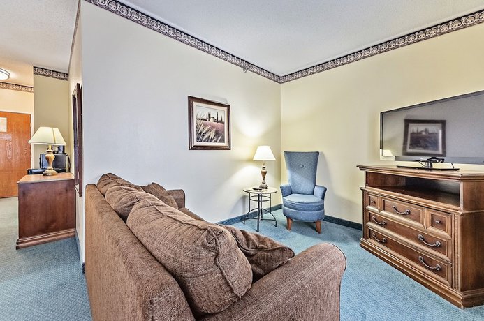 Imagen de la habitación del Hotel Branson Towers. Foto 11