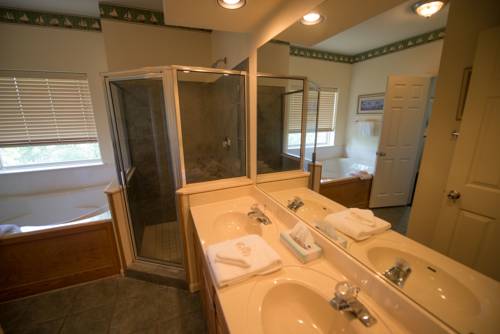 Imagen de la habitación del Hotel Branson Yacht Club. Foto 16