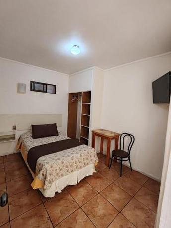 Imagen de la habitación del Hotel Brasil, Antofagasta. Foto 15