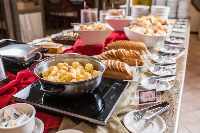 Imagen del bar/restaurante del Hotel Brasil Express. Foto 2