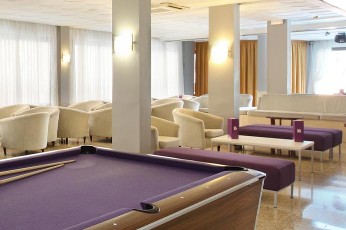 Imagen de los interiores del Hotel Brasil. Foto 12