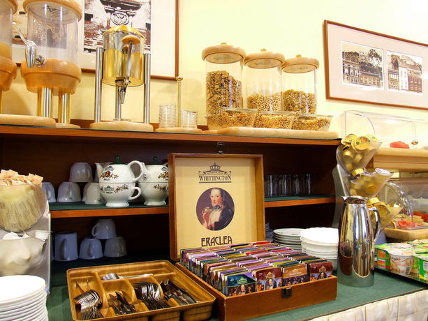 Imagen de la habitación del Hotel Brasov. Foto 8