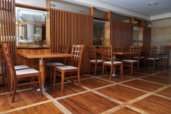 Imagen de los interiores del Hotel Brass. Foto 18
