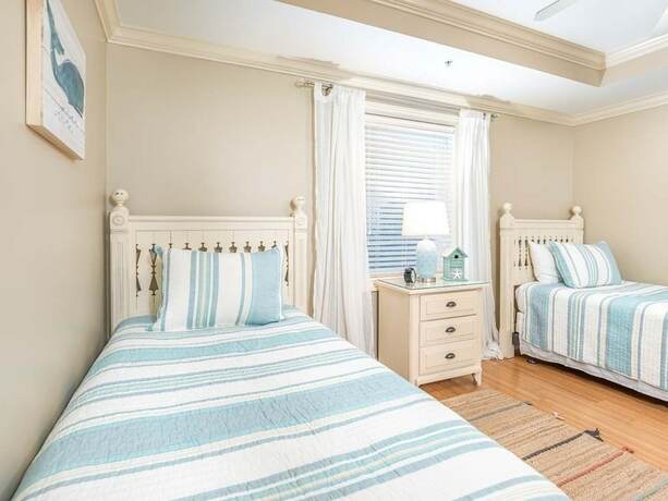 Imagen de la habitación del Hotel Brass Rail Villas. Foto 15