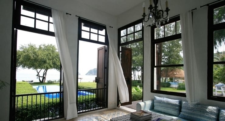 Imagen de los interiores del Hotel Brassiere Beach Resort. Foto 14