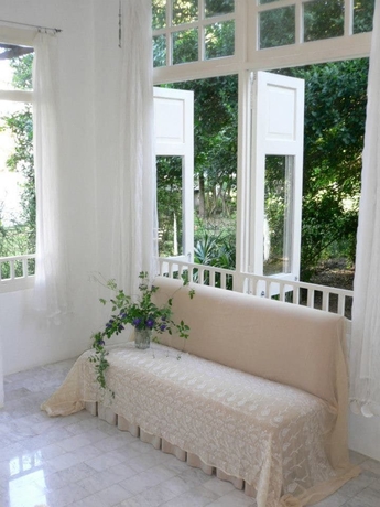 Imagen de los interiores del Hotel Brassiere Beach Resort. Foto 17