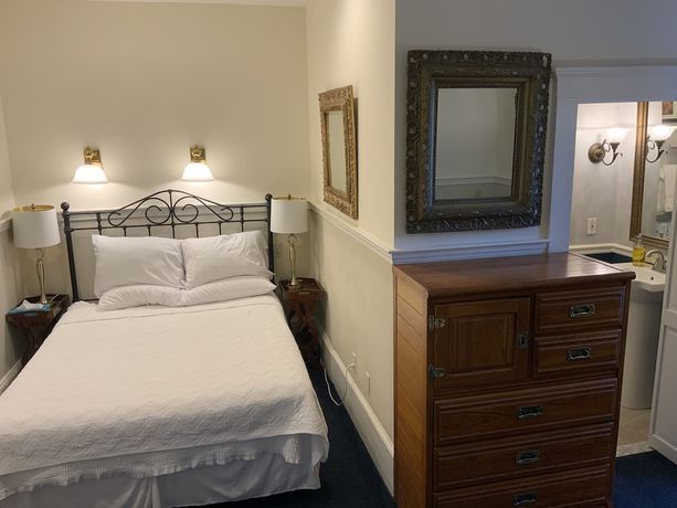 Imagen de la habitación del Hotel Brasswood Inn. Foto 2