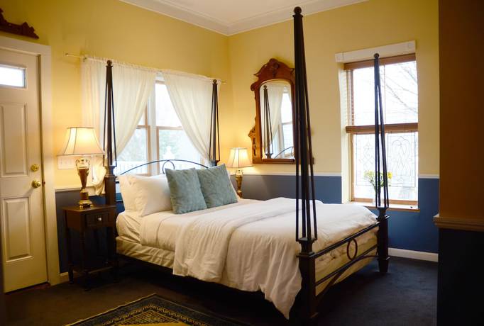 Imagen de la habitación del Hotel Brasswood Inn. Foto 9