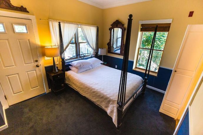 Imagen de la habitación del Hotel Brasswood Inn. Foto 11