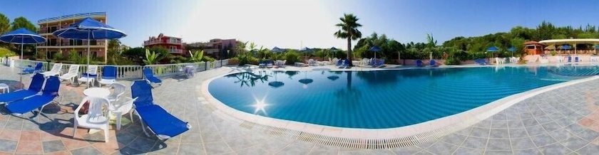 Imagen de la piscina del Hotel Brati - Arcoudi. Foto 19