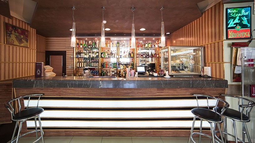 Imagen del bar/restaurante del Hotel Bratislava, Kiev. Foto 3