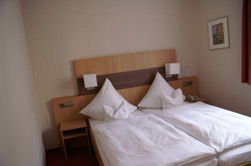 Imagen de la habitación del Hotel Brauerei Keller. Foto 10