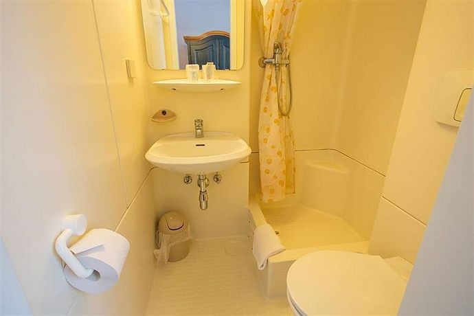 Imagen de la habitación del Hotel Brauereigasthof Bräustüberl. Foto 11