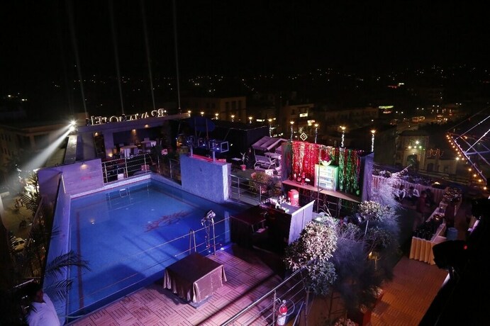 Imagen de la piscina del Hotel Bravia Ajmer. Foto 20