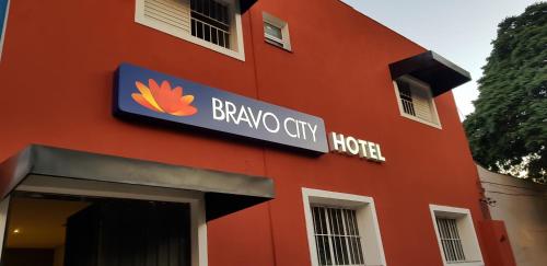 Imagen de la habitación del Hotel Bravo City. Foto 7