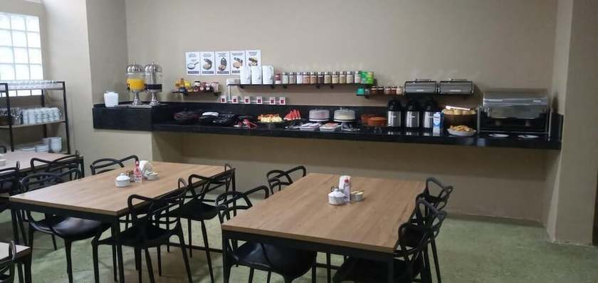 Imagen del bar/restaurante del Hotel Bravo City Sao Carlos. Foto 2