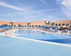 Imagen de la piscina del Hotel Bravo Club Stintino. Foto 3