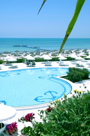 Imagen de la piscina del Hotel Bravo Djerba. Foto 13