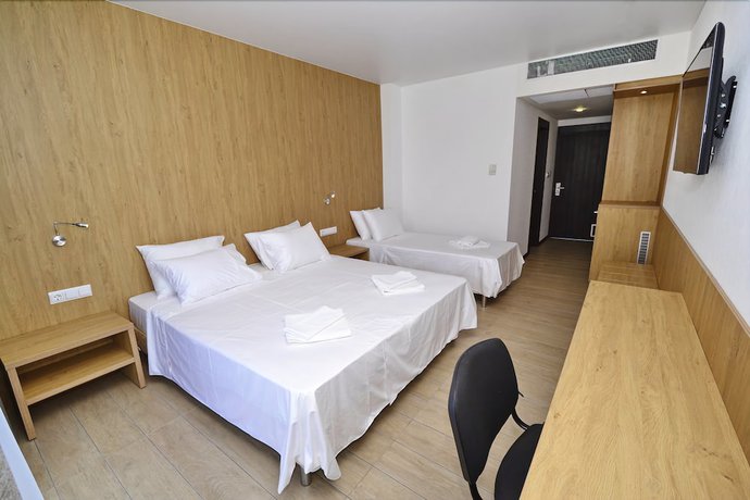 Imagen de la habitación del Hotel Bravo. Foto 6