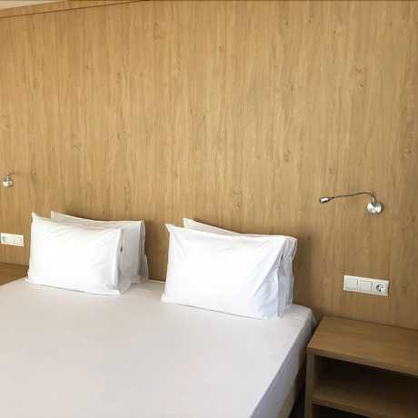 Imagen de la habitación del Hotel Bravo. Foto 13