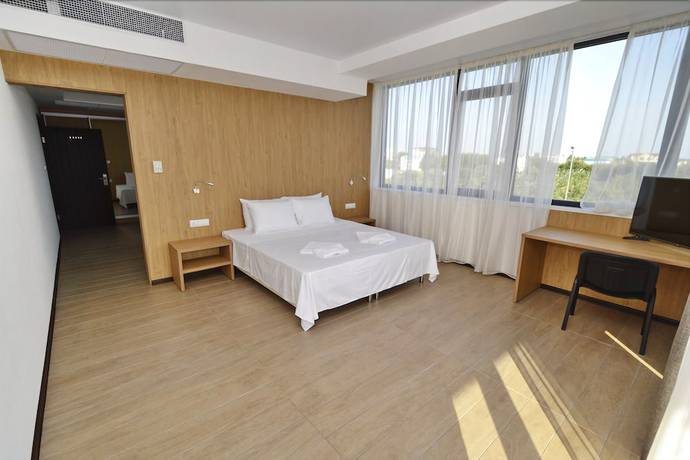 Imagen de la habitación del Hotel Bravo. Foto 14