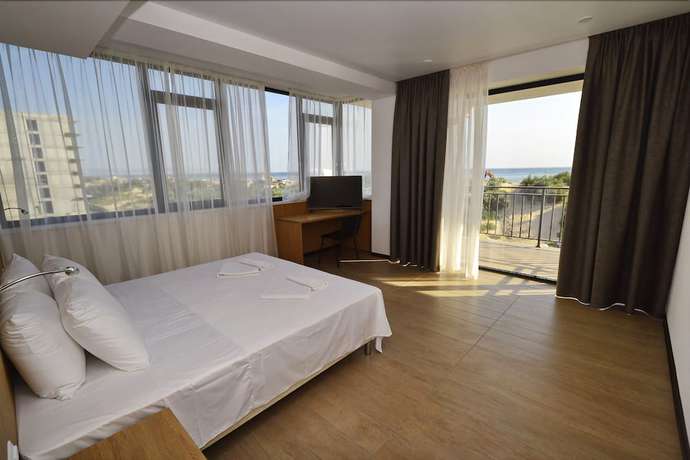 Imagen de la habitación del Hotel Bravo. Foto 16