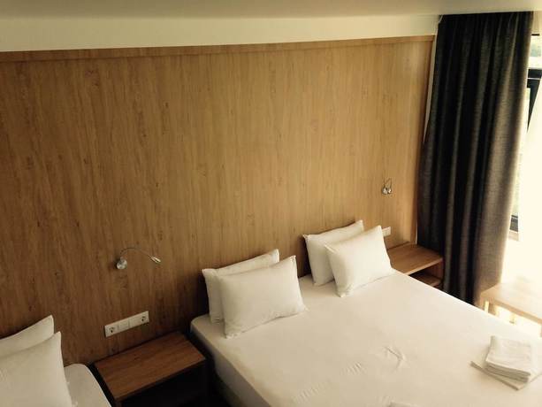 Imagen de la habitación del Hotel Bravo. Foto 17