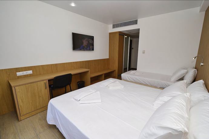 Imagen de la habitación del Hotel Bravo. Foto 18