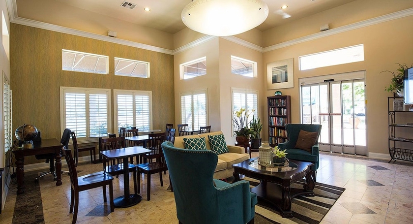 Imagen de los interiores del Hotel Brawley Inn. Foto 15