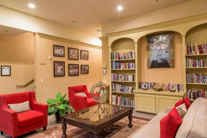 Imagen de los interiores del Hotel Brawley Inn. Foto 16