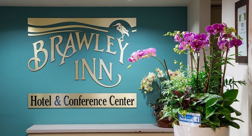 Imagen de los interiores del Hotel Brawley Inn. Foto 17