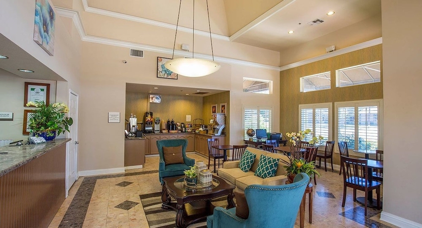 Imagen de los interiores del Hotel Brawley Inn. Foto 18