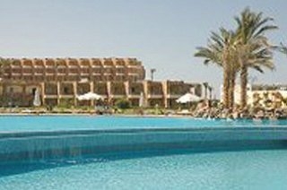 Imagen de la piscina del Hotel Brayka Bay. Foto 5