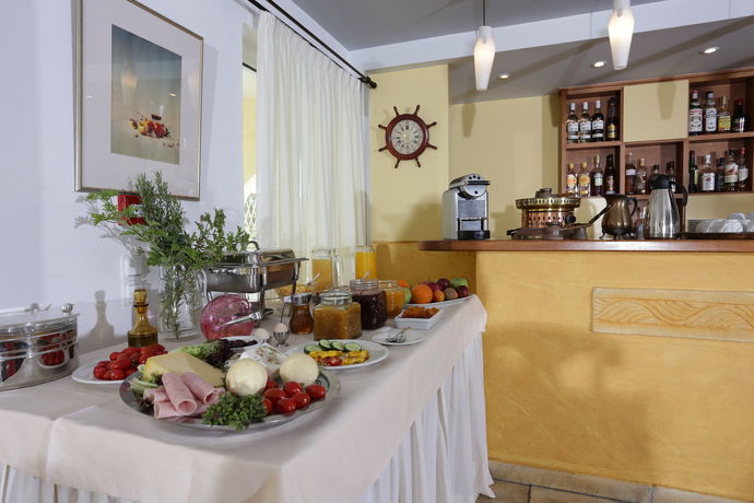 Imagen del bar/restaurante del Hotel Brazzera. Foto 1