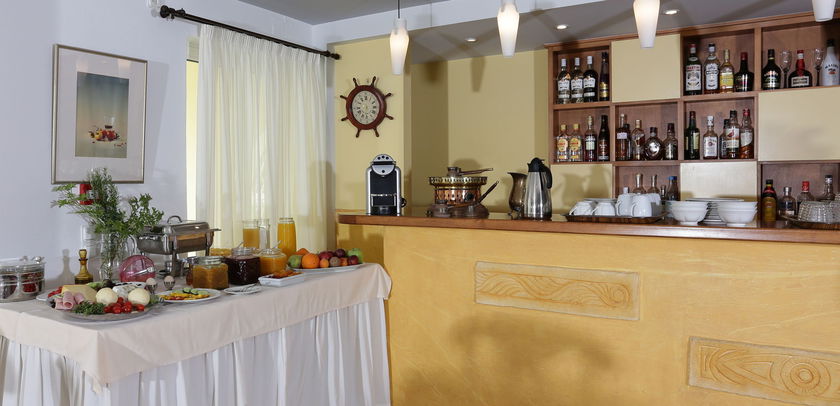 Imagen del bar/restaurante del Hotel Brazzera. Foto 2