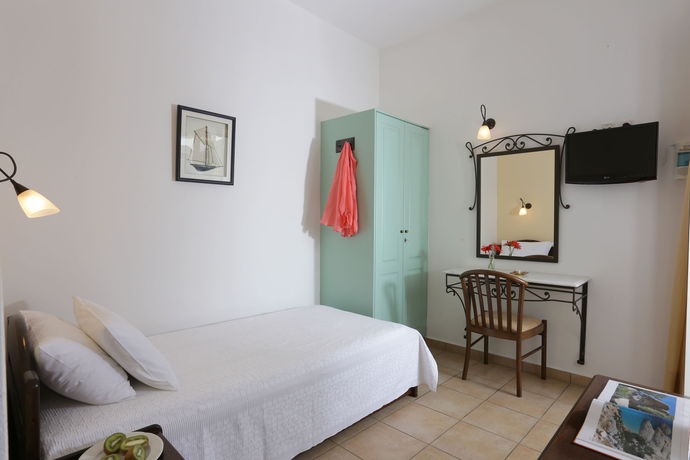 Imagen de la habitación del Hotel Brazzera. Foto 12