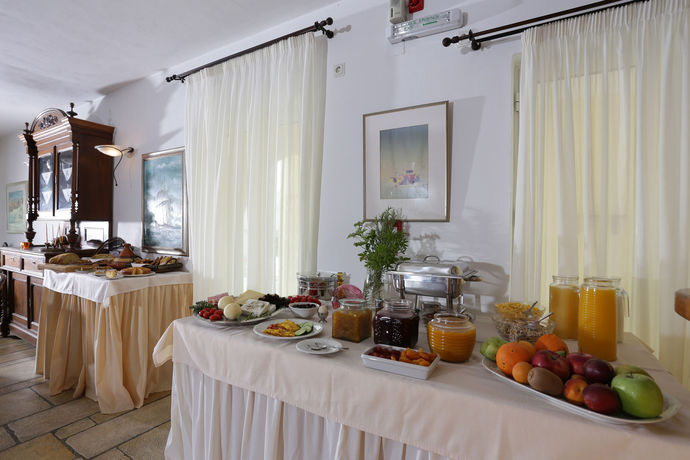 Imagen del bar/restaurante del Hotel Brazzera. Foto 7