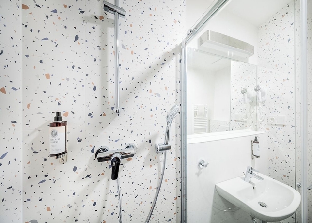 Imagen de la habitación del Hotel Break Hradec Kr&aacute;lov&eacute;. Foto 8