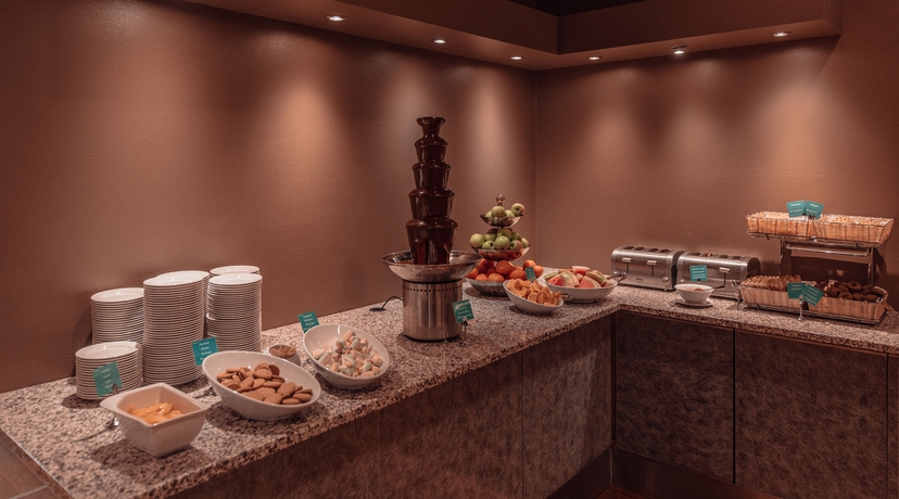 Imagen del bar/restaurante del Hotel Break Sokos Flamingo. Foto 2