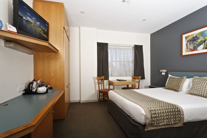 Imagen de la habitación del Hotel BreakFree Directors Studio. Foto 13