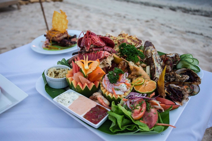 Imagen del bar/restaurante del Hotel Breakas Beach Resort - Adults Only. Foto 6