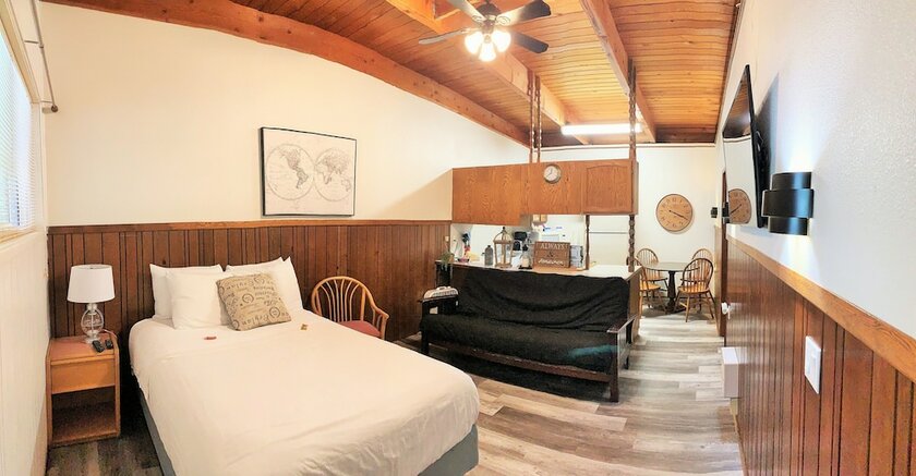 Imagen de la habitación del Hotel Breakers Boutique Inn. Foto 11